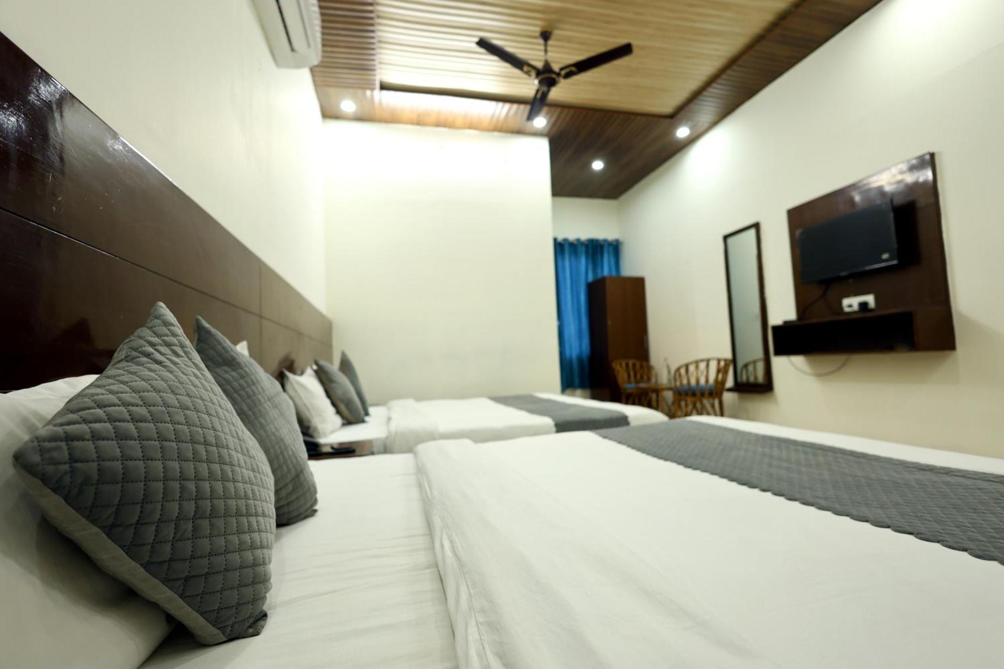 Bhagirathi By Restay Hotels Risikés Kültér fotó